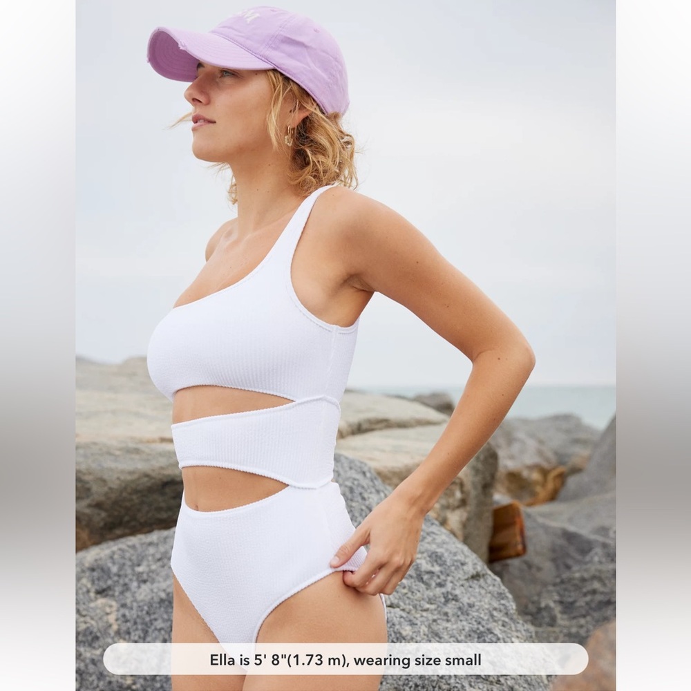 Aerie Women’s Crinkle Cut Out One Shoulder One Piece White Swimsuit Size Small